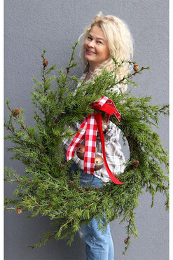 OD RĘKI wianek świąteczny z modrzewia Big, rozp.87cm