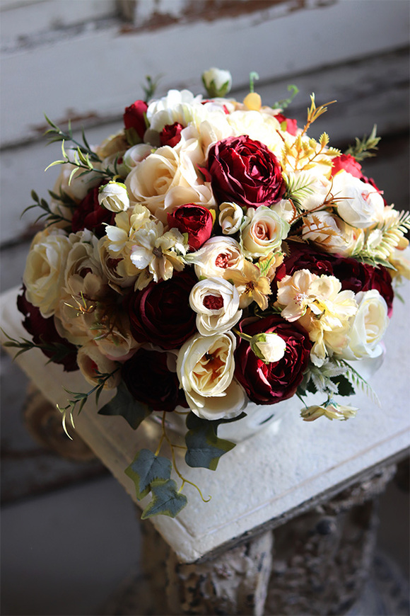 Ferina, kompozycja kwiatowa w lustrzanym naczyniu, wym.22x32cm 