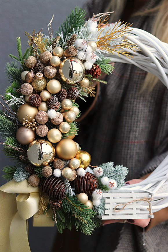 Złota Chwila, świąteczny asymetryczny wianek