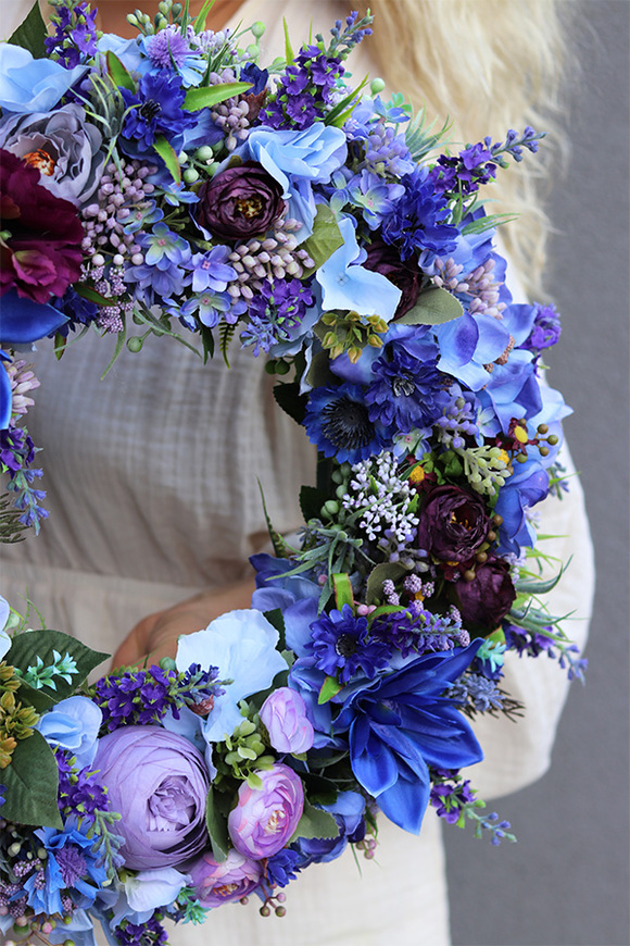 Blue Meadow, granatowy wianek na drzwi