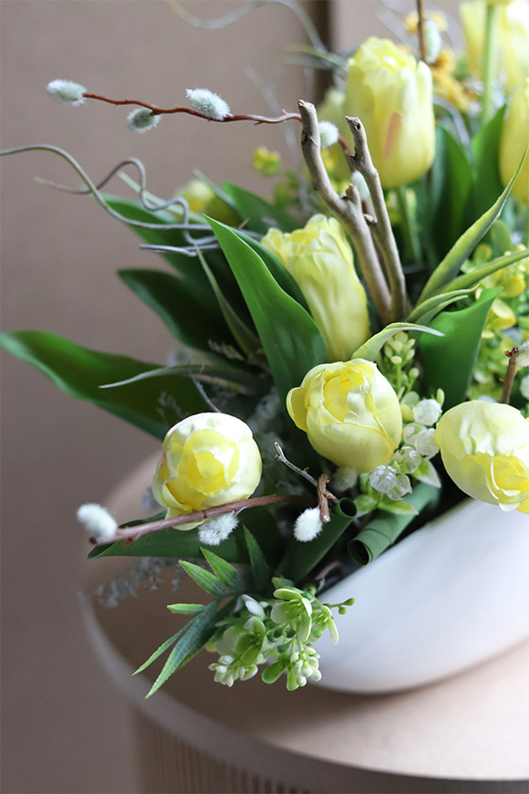 Tulipano, wiosenna dekoracja kwiatowa