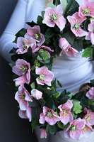 Różowe Ciemierniki, kolorowy wianek na drzwi