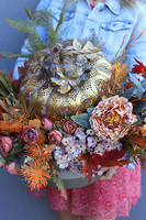 Ażurowa Dynia, jesienna kompozycja w metalowym naczyniu, wym.45x82x48cm