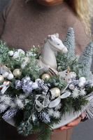 Konik na Biegunach, świąteczny stroik na tacy