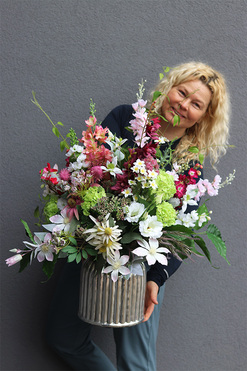 Hotelina Silver Large, kompozycja kwiatowa w naczyniu, wys.80cm 