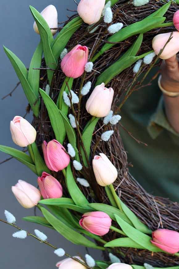 Katie Tulips, wiosenny wianek z tulipanów