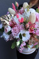 Hefressa Orfitta, flowerbox z różowymi dodatkami, wys.49cm 