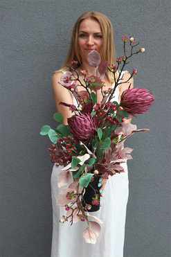 Purple Nature, nowoczesny bukiet nagrobny we wkładzie, dł.67cm  