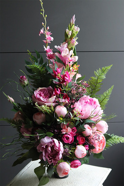 Teofila Pink Doris, bukiet nagrobny we wkładzie do wazonu, dł.62cm