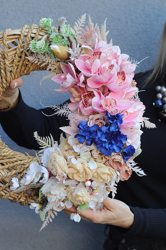 Sevilla 2, asymetryczny wianek dekoracyjny