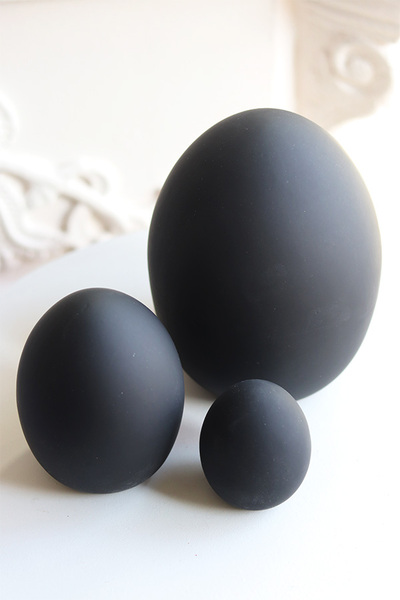 Black Egg, jajko wielkanocne figurka, wys.8cm