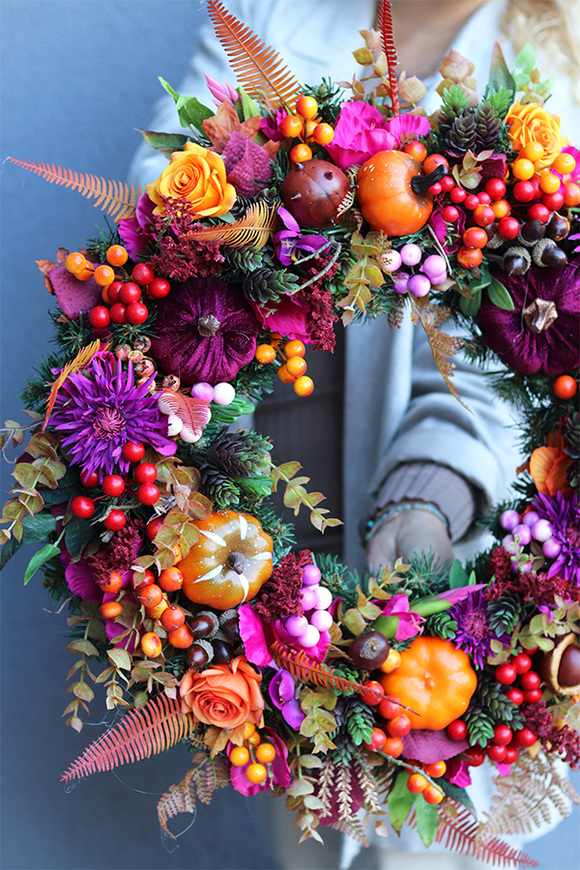 Autumn Moods, jesienny wianek z białymi dyniami