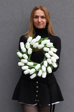 Witaj Wiosno White 2, elegancki wianek z tulipanów, śr.37cm 