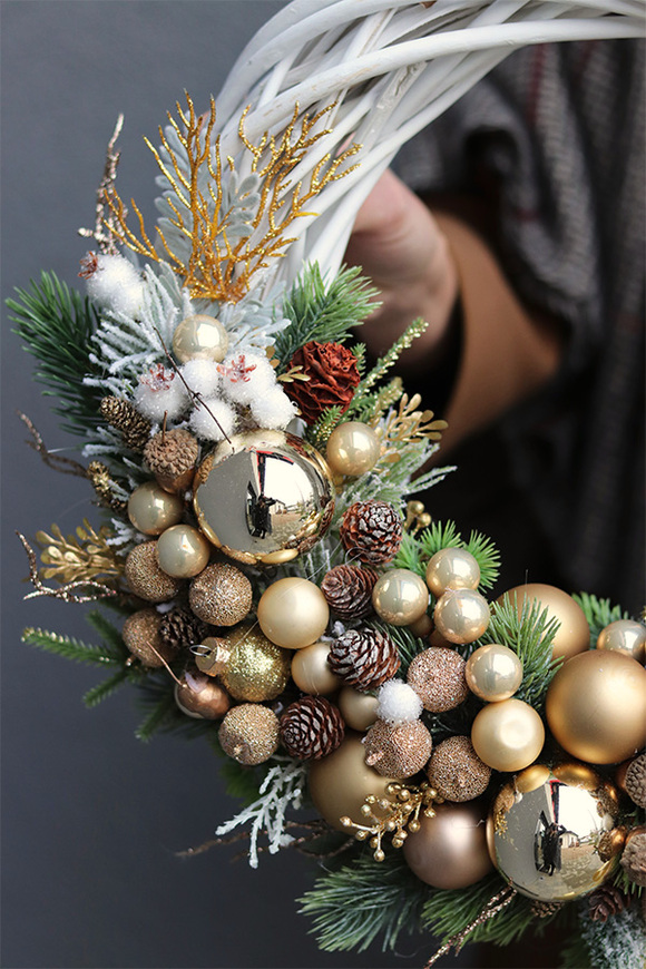 Złota Chwila, świąteczny asymetryczny wianek