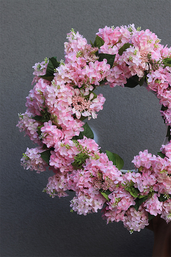 Bzy w Maju, różowy wianek z bzem