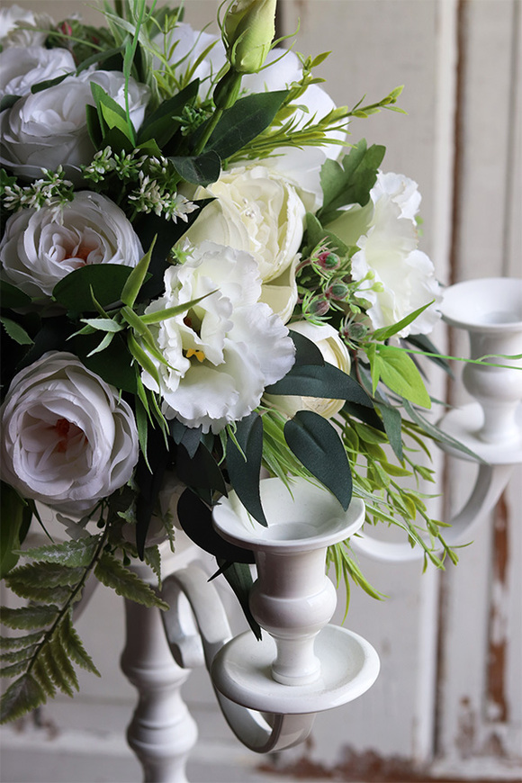 kandelabr z kompozycją kwiatową, Komunijna Biel, wys.85cm 