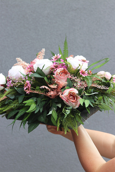 Rosalie Volcan, wiązanka nagrobna na tacy