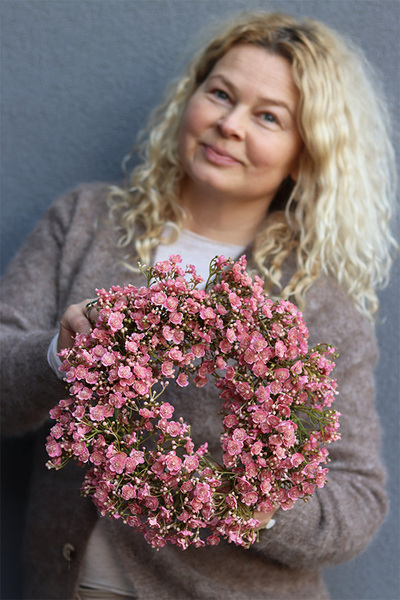 Flowers 4 You, wiosenny wianek z gipsówki, brudny róż