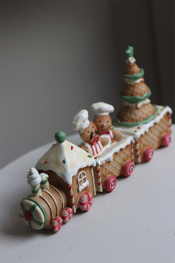 OD RĘKI Ciuchcia Piernikowa, świąteczna figurka, wym.15x25x6cm