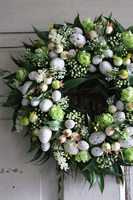 Wielkanocna Berra, wianek z jajkami i chmielem