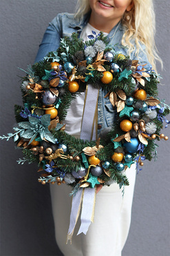 Granatowe Święta, świąteczny wianek z bombkami, śr.50cm 
