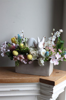 Easter Egg Concrete, stroik wielkanocny z zajączkiem	