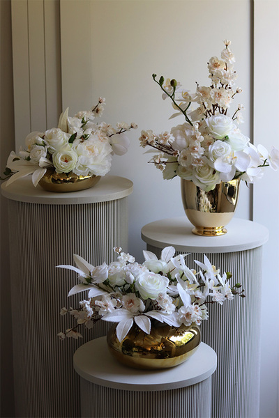 Lorient Gold, kompozycja kwiatowa w złotej misie