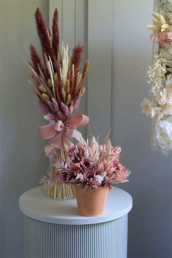 Boho Peach, dekoracja kwiatowa z kłosami