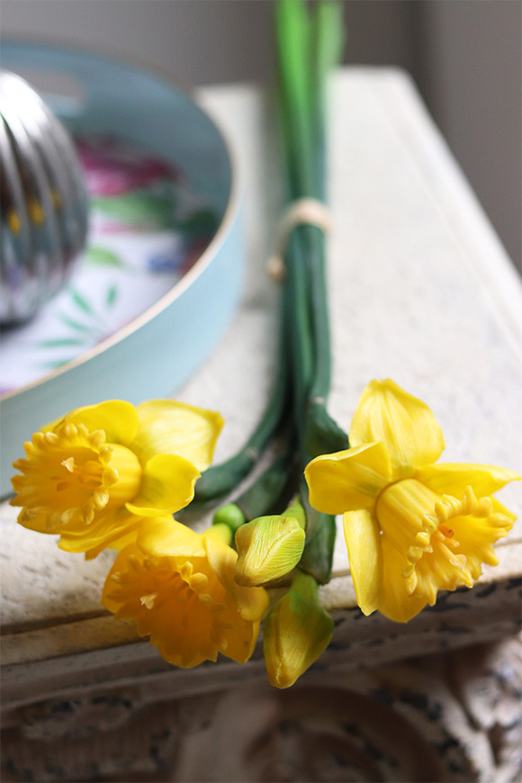 bukiet silikonowych wiosennych żonkili