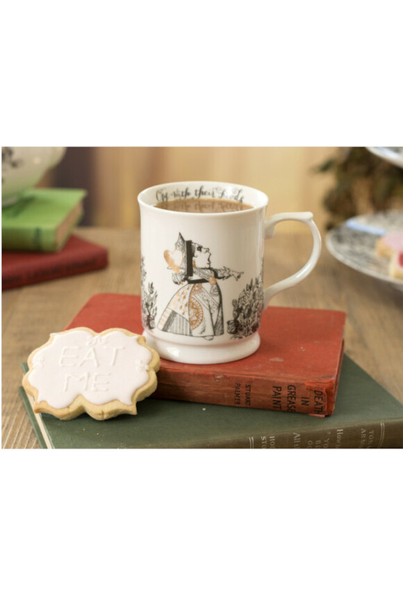 Alice in Wonderland, kubek porcelanowy, królik i królowa