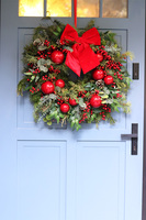 Christmas Exclusive, świąteczny wianek na drzwi na żywej igle