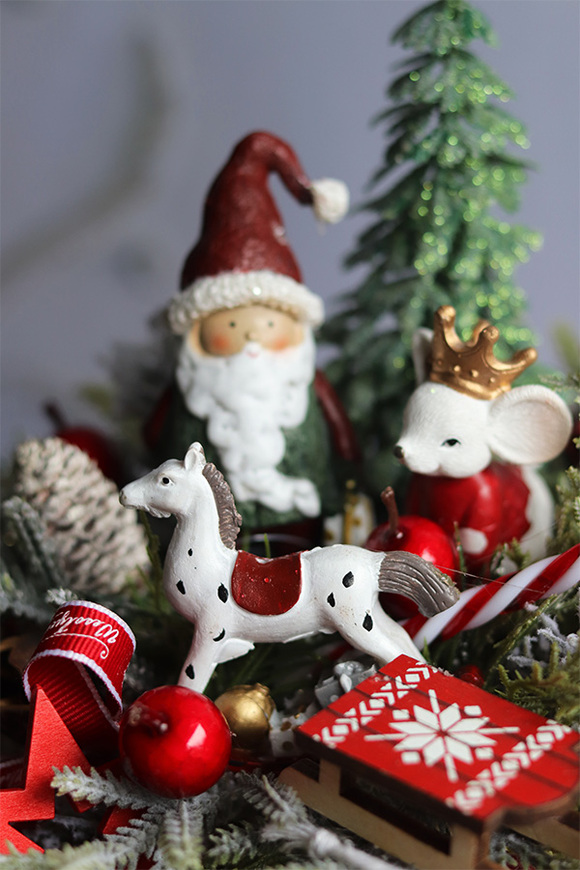 Gold Winter, świąteczny stroik z mikołajem i mysim królem