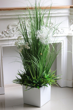 Delano Fiberglass White, kompozycja traw z dmuchawcami, wys.116cm