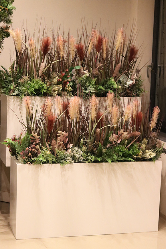 Albertina Mix Fiberglass, podłogowa dekoracja z trawami