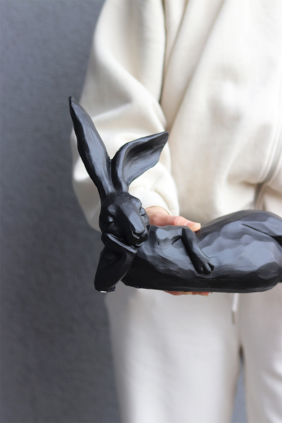 Wielkanocna Siesta, zajączek wielkanocny figurka, czarny