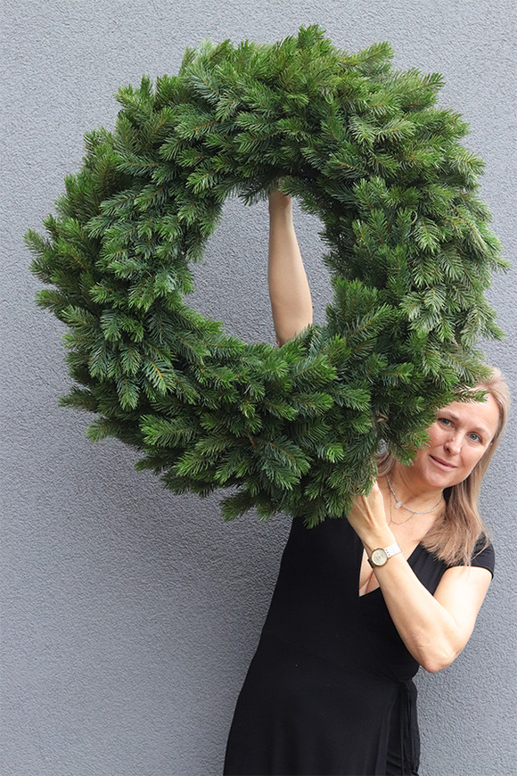 Zielona Igła, ogromny zielony wianek świąteczny