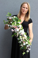 Longia Genova, podłużna kompozycja kwiatowa, wym.20x70cm 