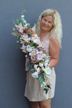 Boho Sofia Longia, kompozycja kwiatowa na długi stół, wym.20x95cm 