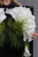 New Design Skrzydła Anioła, dekoracja nagrobna na czarnej podstawie