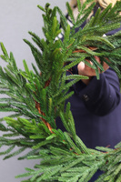 Cipris, świąteczny wianek dekoracyjny zielony