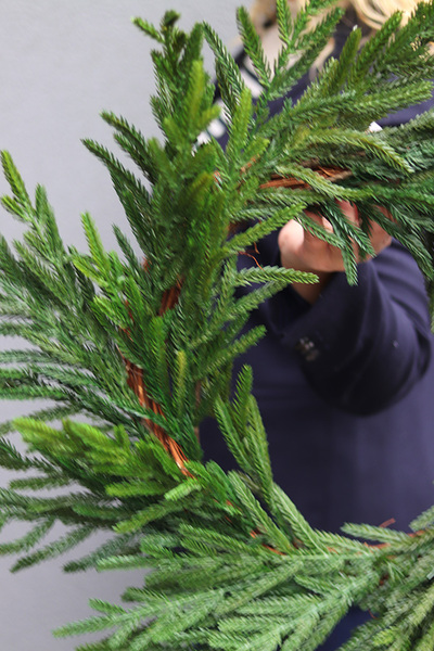 Cipris, świąteczny wianek dekoracyjny zielony