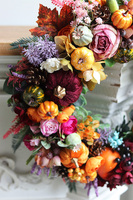 Auturra, jesienny wianek z aksamitnymi dyniami