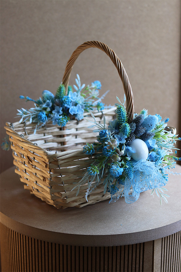 Easter Blue, dekorowany koszyczek wielkanocny