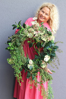 Zielona Kraina, zielony wianek na drzwi z monsterą