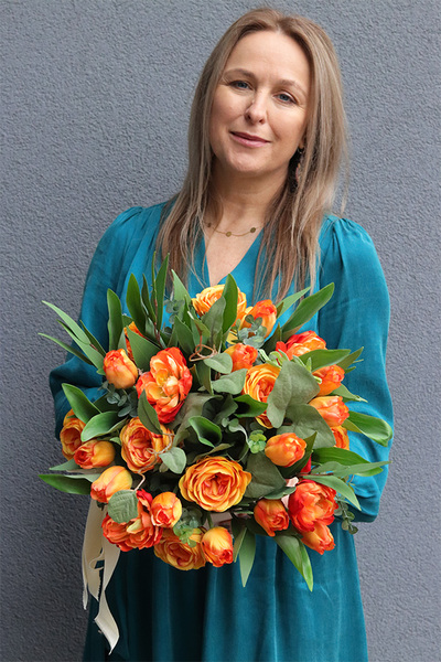 Orange Decor, flowerbox welurowy z pomarańczowymi kwiatami	