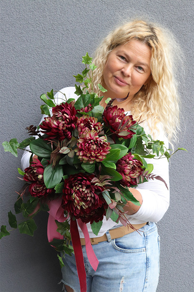 Bordo Chryzantemy Lux, kompozycja kwiatowa nagrobna