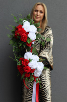 Polonia Gold, kompozycja kwiatowa w pucharze