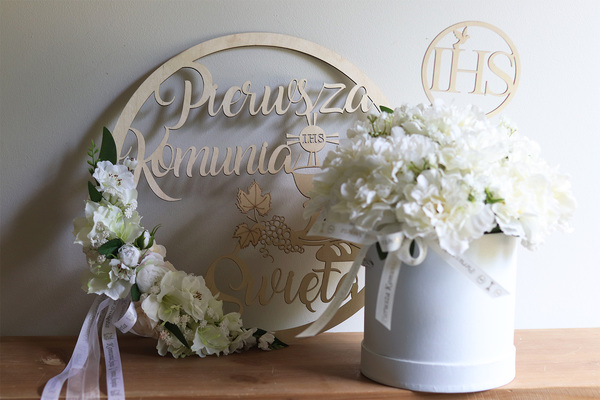 Estera, biały flowerbox komunijny