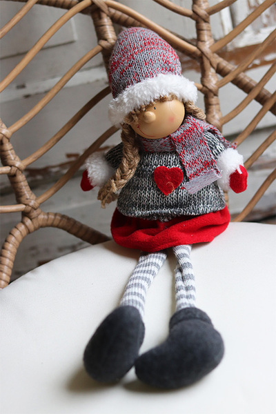 Laleczka Zimowa, dekoracyjna lalka siedząca, dziewczynka, dł.42cm