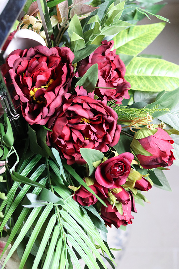 Angelo Garden Julia Bordo, lampion nagrobny z kwiatami